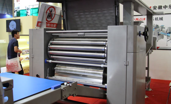 شراء ماكينة صنع المعجنات Parc Siemens Plc مع مجموعتين من أجهزة الترقق تصنيع عبر الإنترنت