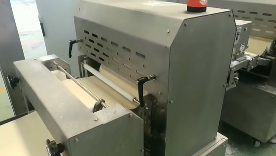 شراء 2 - 4 صفوف آلة صنع العجينة البيتزا ، آلة البيتزا الآلية قطر مخصص online manufacture